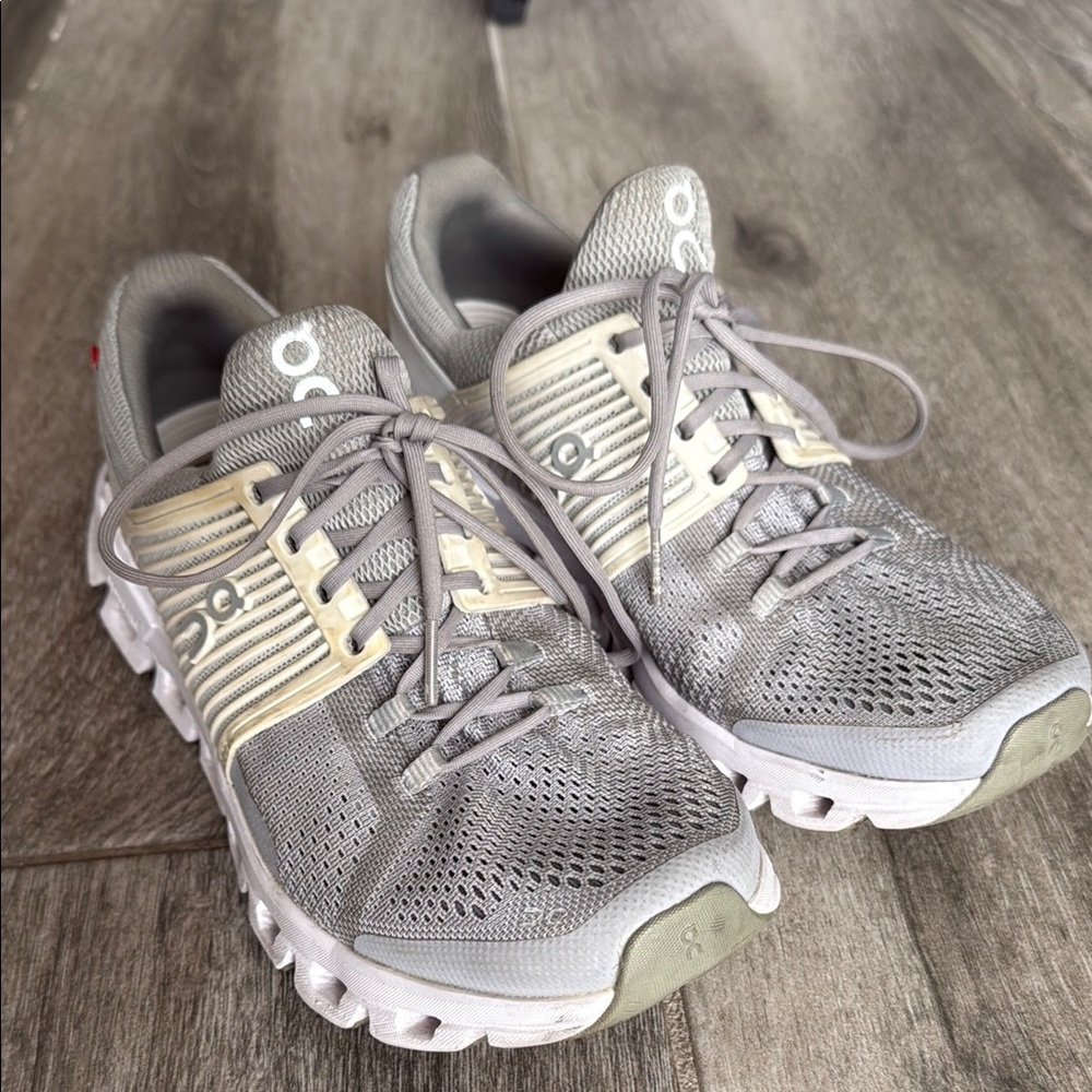 On Running Cloudswift sneakers